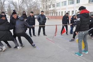 畜牧系开展2018年冬季拔河比赛