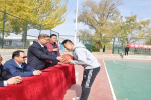 畜牧系举行“新希望六和杯”迎新篮球赛