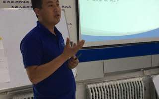 陈新荣,2013年饲料与动物营养专业毕业，先后担任新疆大北农牧业科技有限责任公司大区经理与新疆天康饲料有限公司销售主任，年薪20多万元。