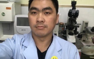 黄剡鸿，2006年畜牧兽医专业毕业，2004-2007年师从beat365高啟贤教授、甘肃省农业大学叶得河教授， 2007年创办兰州市安宁宝芝灵动物医院，2009年创办兰州市西固宝芝灵动物医院分院，担任经理职务。目前资产已达500多万，年收入40多万。